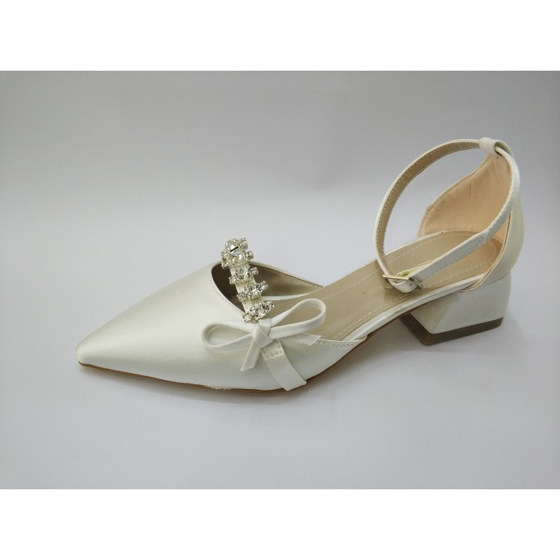 Shoes taş detaylı kısa topuk kadın ayakkabı beyaz