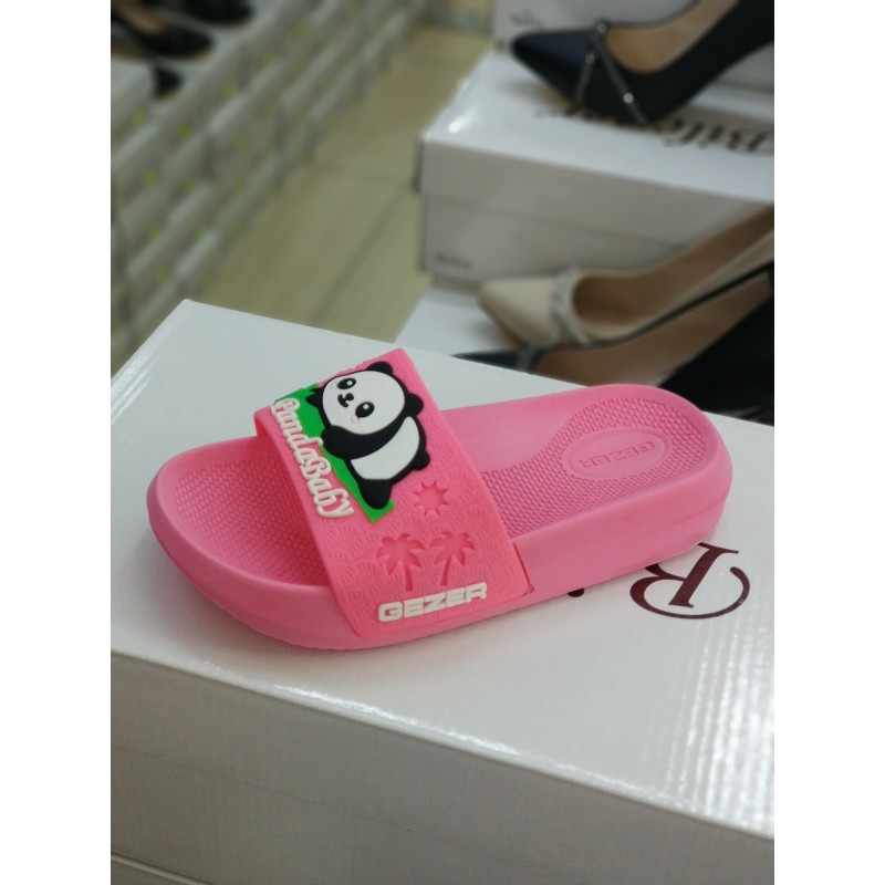 Gezer panda detaylı suya dayanıklı kız çocuk terlik pembe