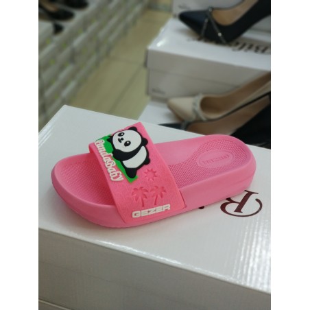 Gezer panda detaylı suya dayanıklı kız çocuk terlik pembe