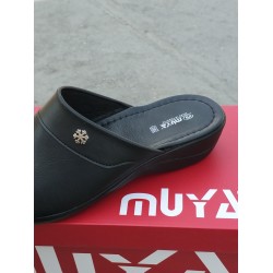 Muya ness burnu kapalı kadın terlik siyah