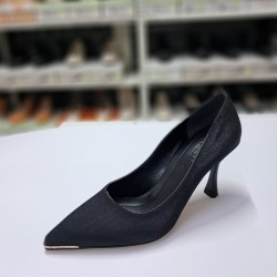Nehir gold detaylı topuklu stiletto siyah