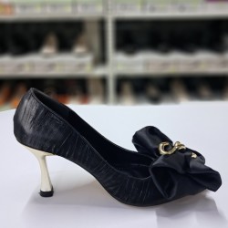 Nehir zincirli kumaş fiyonk detaylı topuklu stiletto siyah