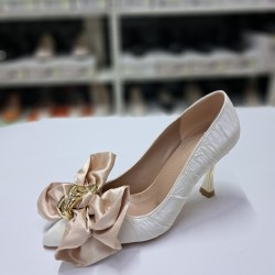 Nehir zincirli kumaş fiyonk detaylı topuklu stiletto krem