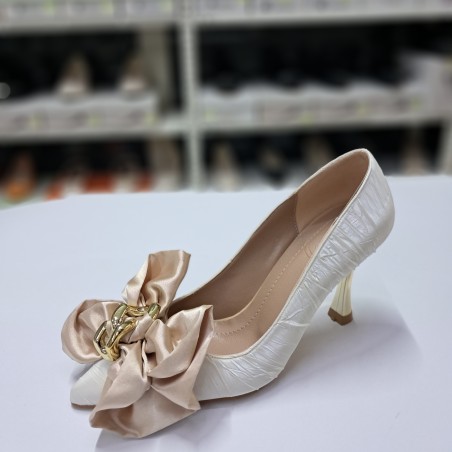 Nehir zincirli kumaş fiyonk detaylı topuklu stiletto krem