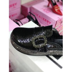 Paris burnu kapalı içi yünlü toka detaylı kadın terlik siyah