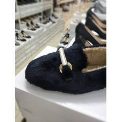 Gold şerit toka detaylı pofuduk kadın patik siyah