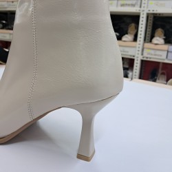 ADEL'FA sivri burun kadın topuklu bot krem