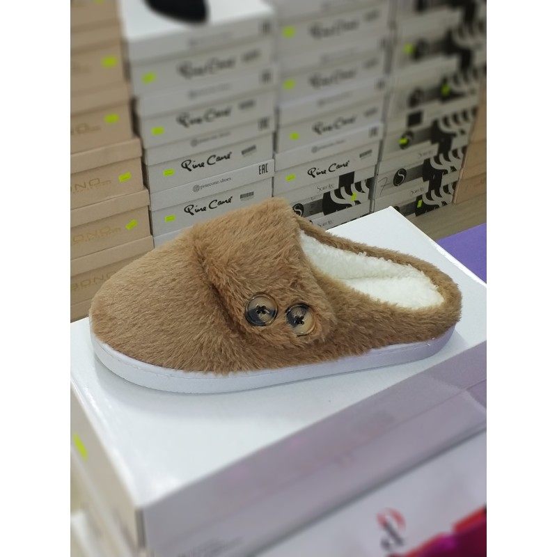 Düğme detaylı pofuduk kadın terlik kahve