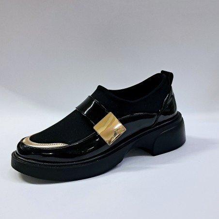 Paris cırtlı altın sarısı detaylı kadın babet siyah