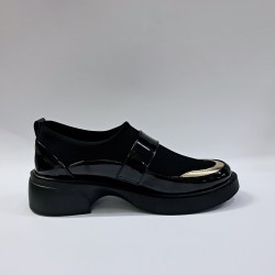 Paris cırtlı altın sarısı detaylı kadın babet siyah