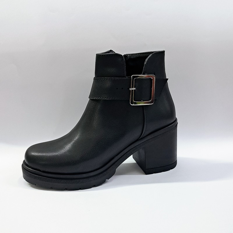 Su perisi kemer detaylı kadın topuklu bot siyah