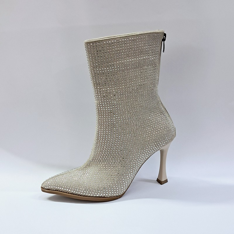 Tarhan taş detaylı süet kadın topuklu bot krem