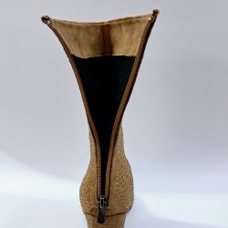 Nehir taş detaylı kadın topuklu yarım çizme bal köpüğü