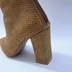 Nehir taş detaylı kadın topuklu yarım çizme bal köpüğü