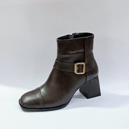 Nehir kemer detaylı kare burun kadın topuklu bot kahverengi