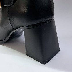 Nehir kemer detaylı kare burun kadın topuklu bot siyah