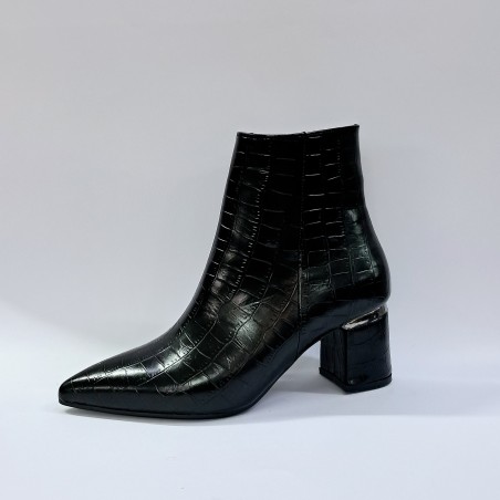 Delux Shoes deri görünümlü kadın topuklu bot siyah