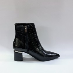 Delux Shoes deri görünümlü kadın topuklu bot siyah