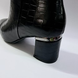 Delux Shoes deri görünümlü kadın topuklu bot siyah