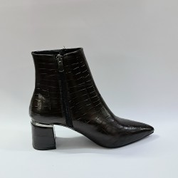 Delux Shoes deri görünümlü kadın topuklu bot kahverengi