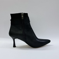 Tarhan kemer detaylı kadın topuklu bot siyah