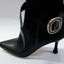 Tarhan kemer detaylı kadın topuklu bot siyah