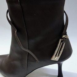 Tarhan kemer detaylı kadın topuklu bot kahverengi