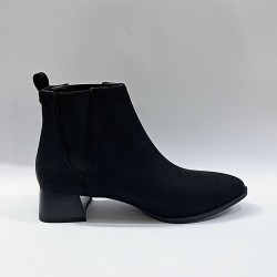 Su perisi nubuk kadın bot siyah