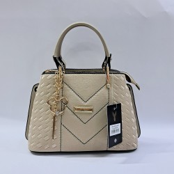 Label nakış desenli anahtarlıklı kadın kol çantası bej