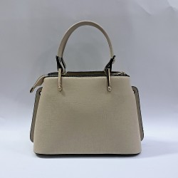 Label nakış desenli anahtarlıklı kadın kol çantası bej