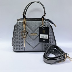 Label nakış desenli anahtarlıklı kadın kol çantası gri