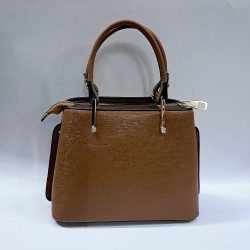 Label nakış desenli anahtarlıklı kadın kol çantası kahverengi