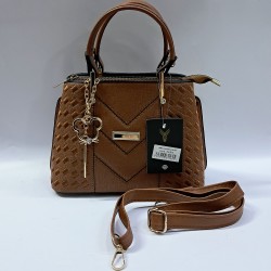 Label nakış desenli anahtarlıklı kadın kol çantası kahverengi