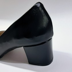 Poliriza parlak deri taş detaylı kadın topuklu ayakkabı siyah