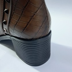 Paris deri görünümlü kemer detaylı kadın topuklu bot kahverengi