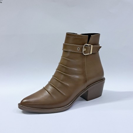 Paris kırışık görünümlü kemer detaylı kadın topuklu bot taba