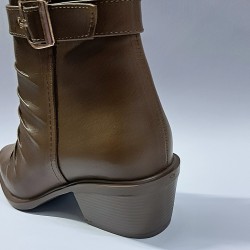 Paris kırışık görünümlü kemer detaylı kadın topuklu bot taba