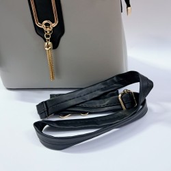 Label püsküllü kadın kol çantası gri