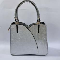 Label simli kumaş kadın kol çantası gümüş