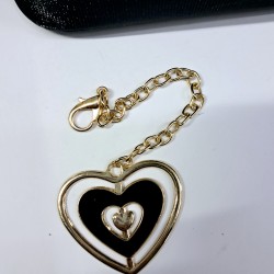 Label simli kumaş anahtarlıklı kadın kol çantası siyah