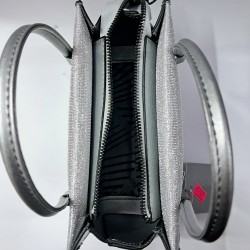 Label simli kumaş abiye kol çantası gümüş