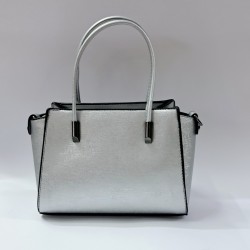 Label simli ve parlak kumaş abiye kadın kol çantası