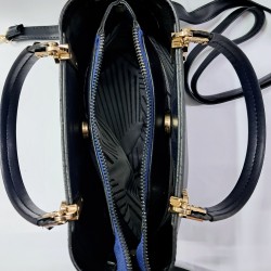 Label gold detaylı kadın kol çantası lacivert