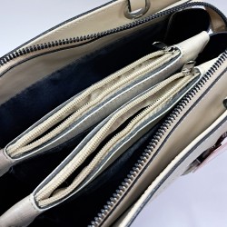 Label taş detaylı krinkıl görünümlü kadın kol çantası bej