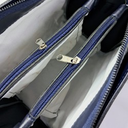 Label taş detaylı krinkıl görünümlü kadın kol çantası gece mavisi