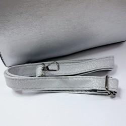 Label taş detaylı krinkıl görünümlü kadın kol çantası gümüş