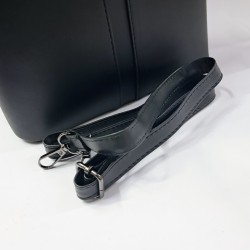 Label dikiş detaylı kadın kol çantası siyah