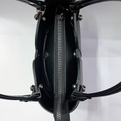 Label dikiş detaylı kadın kol çantası siyah