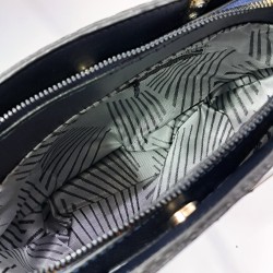 Label dikiş detaylı kadın kol çantası gece mavisi