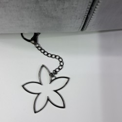 Label anahtarlıklı kadın kol çantası koyu gümüş